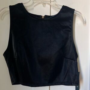 NWT KIRIOUS Los Angeles Black Fitted Chic Faux Leather Sleeveless Crop Top Sz L